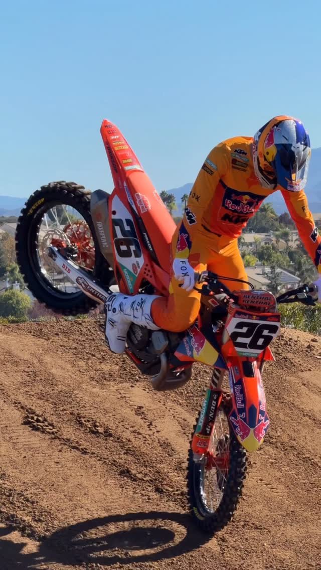 ktmfactoryracing 게시물 이미지: Style ✅ Speed ✅ Vibes ✅

Jorge is locked in...