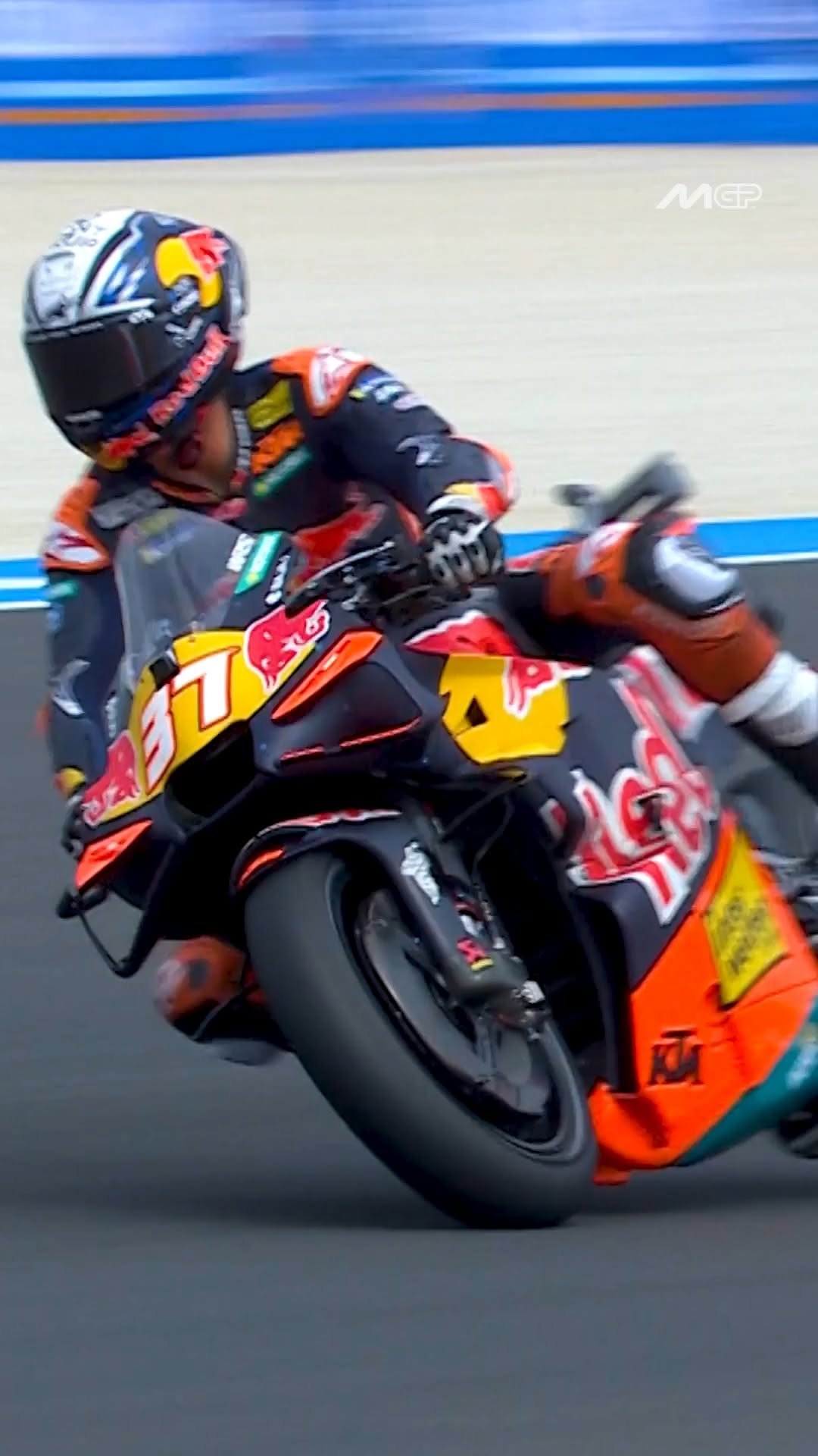 ktmfactoryracing 게시물 이미지: First the save 👀 Then the fastest lap of...