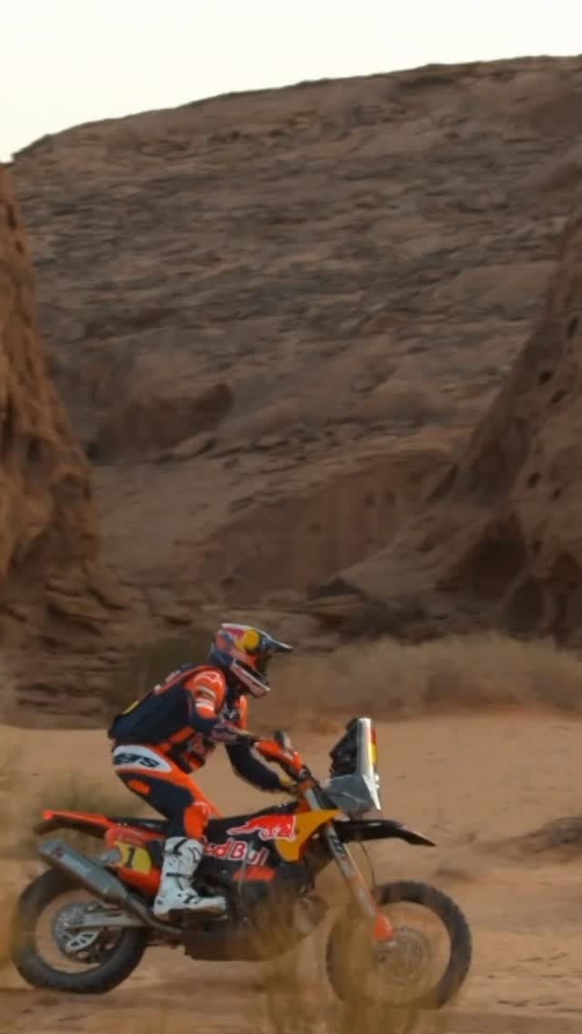 ktmfactoryracing 게시물 이미지: Chucky in control 👊
One goal: stay on 🔝

#W2RC #FIM