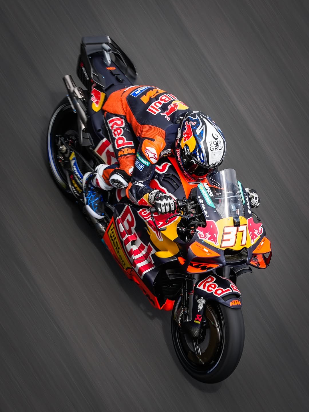 ktmfactoryracing 게시물 이미지: The Shark strikes with P1 in Practice...