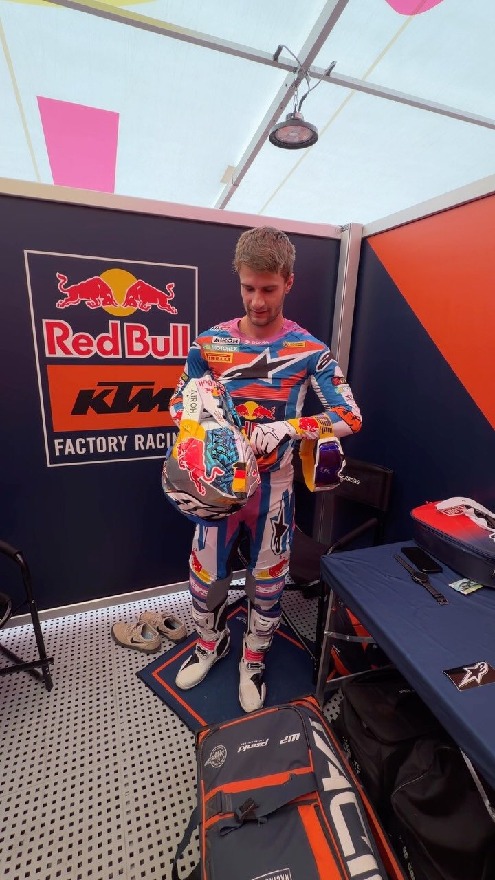 ktmfactoryracing 게시물 이미지: Gearing up for battle with Simon in the Czech...