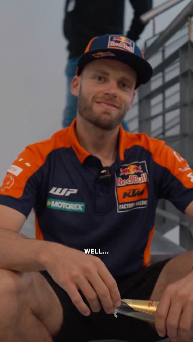 ktmfactoryracing 게시물 이미지: P13 -> P4 ⚡
Flag-to-flag chaos. Crash. Bru...