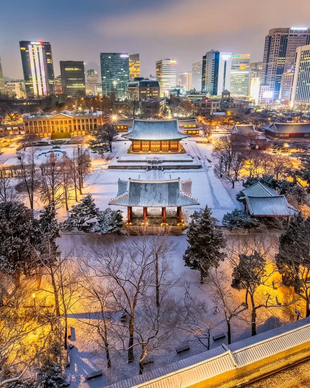 Photo by 대한민국 구석구석 | 국내여행 가이드 on January 12, 2026. May be an image of park, snow and text.
