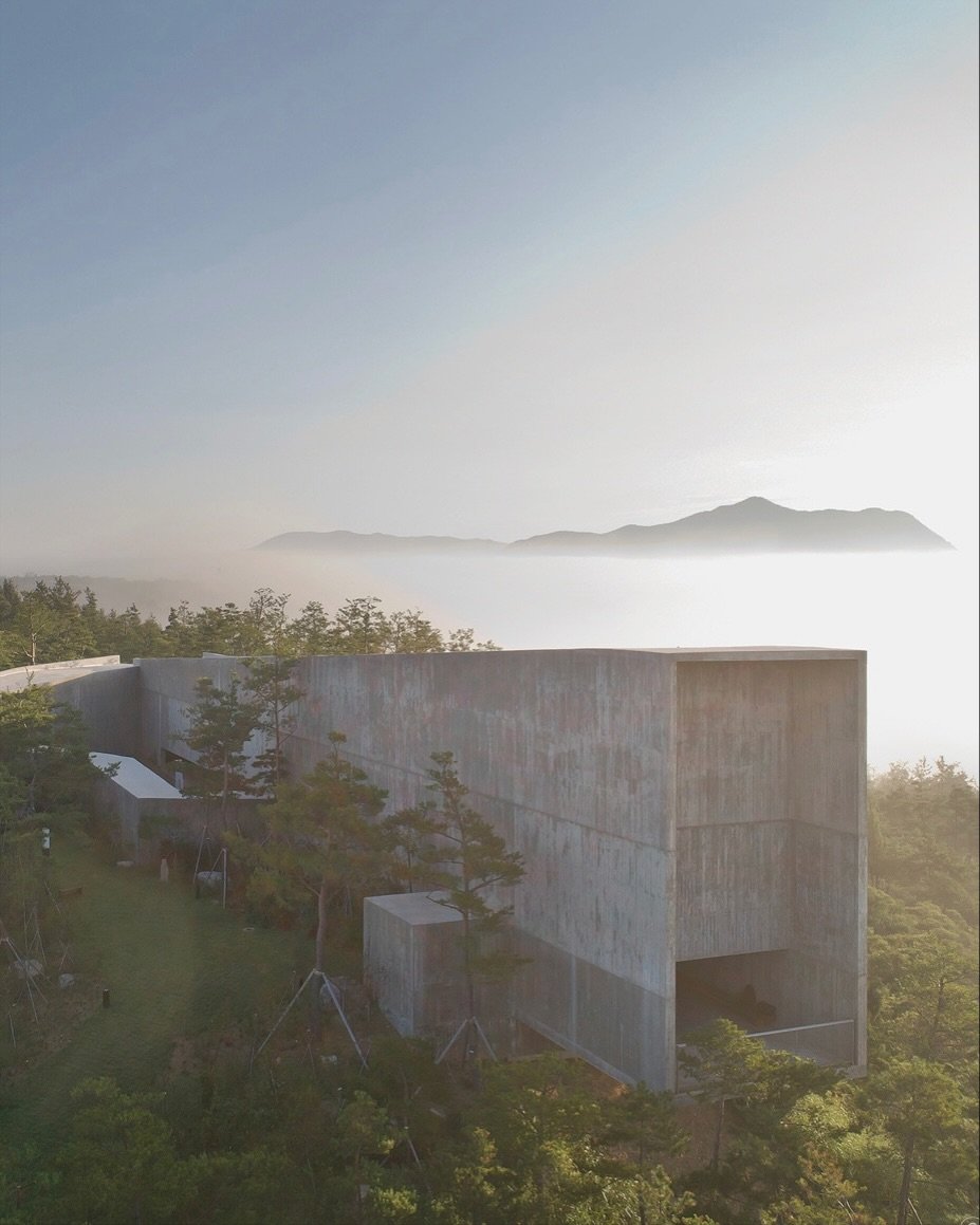 Photo by 대한민국 구석구석 | 국내여행 가이드 on November 22, 2025. May be an image of buildings, outdoors and text.