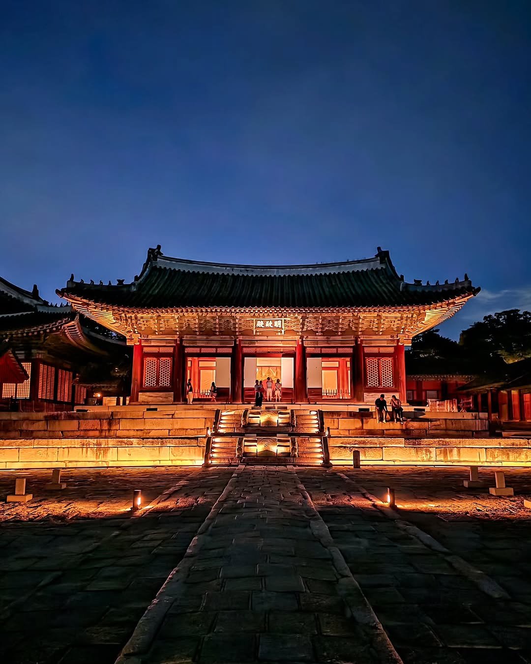 Photo by 대한민국 구석구석 | 국내여행 가이드 on April 24, 2026. May be an image of the Temple of Heaven, Gyeongbokgung Palace and text.