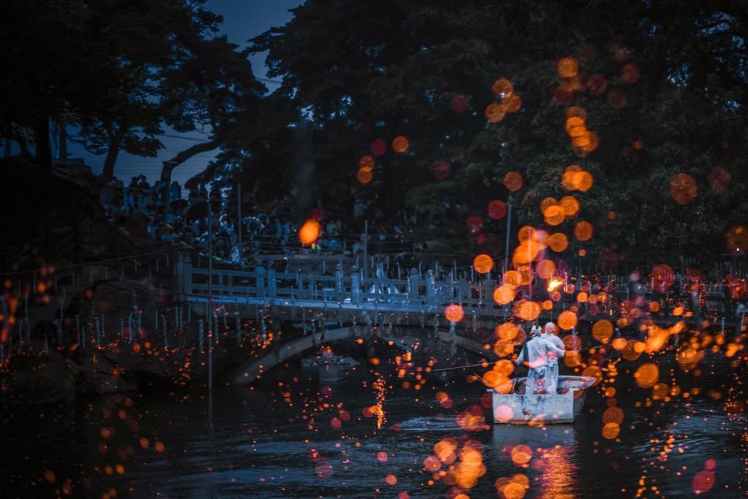 Photo shared by 쿠마스 | 남도여행 포토 크리에이터 on March 29, 2026 tagging @kto9suk9suk, and @canonkorea. May be an image of fire, lantern and text.