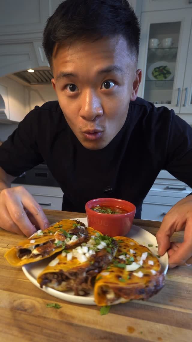 kwokspots 게시물 이미지: Birria tacos are elite. Full recipe link in...