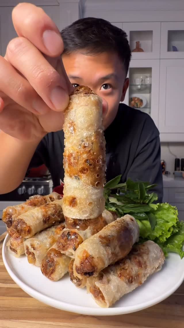 kwokspots 게시물 이미지: Vietnamese crispy spring rolls are goated....