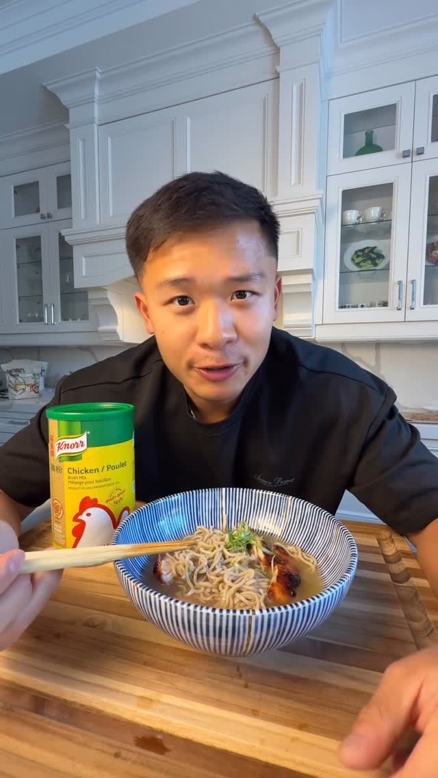 kwokspots 게시물 이미지: Chicken char soy noodles with the help of...