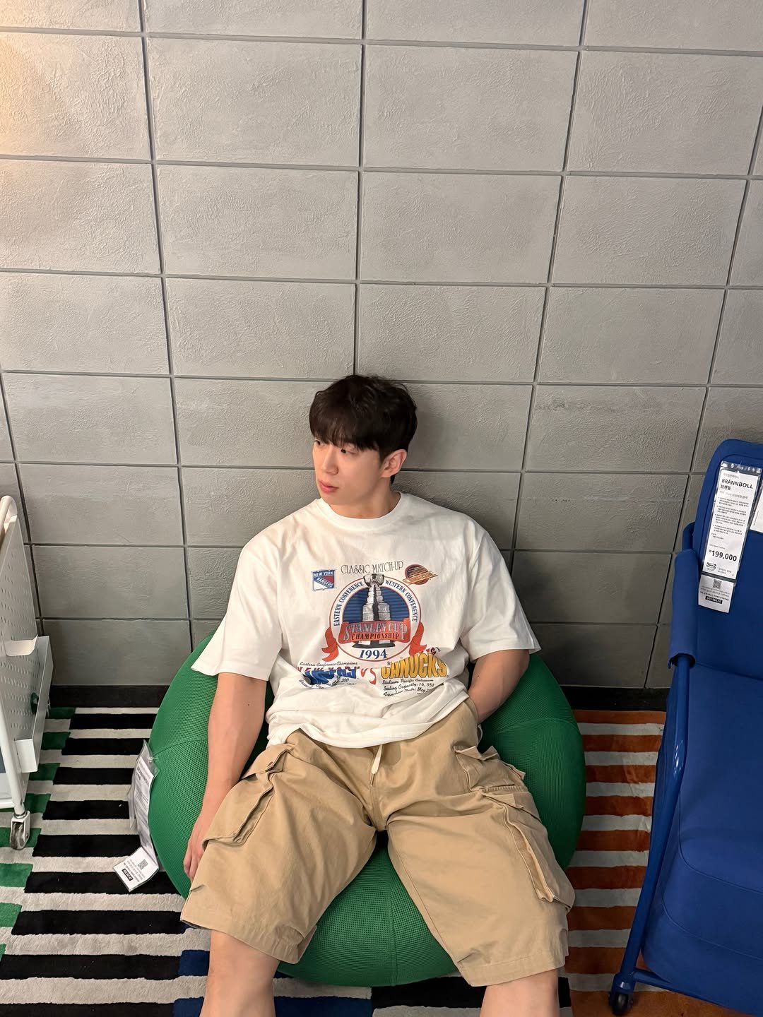 kwon_patt 게시물 이미지: 전신 거울 사러 🇸🇪

👕👖: @gym_n_look