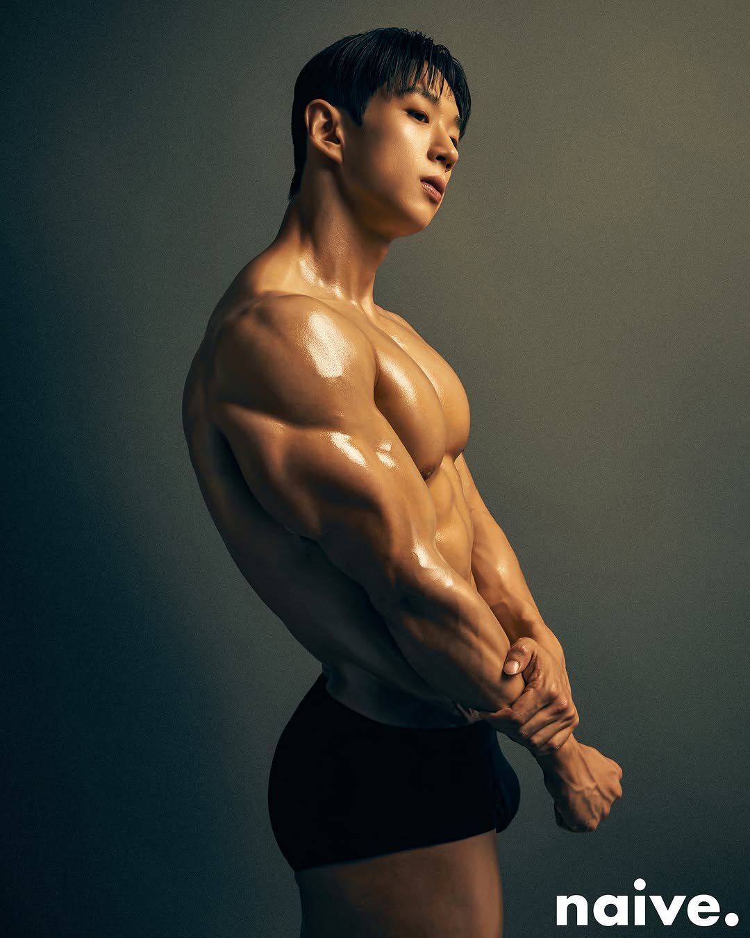 Photo shared by 권범준 on October 16, 2025 tagging @jo_du_myeong, and @naivestudio_seoul.