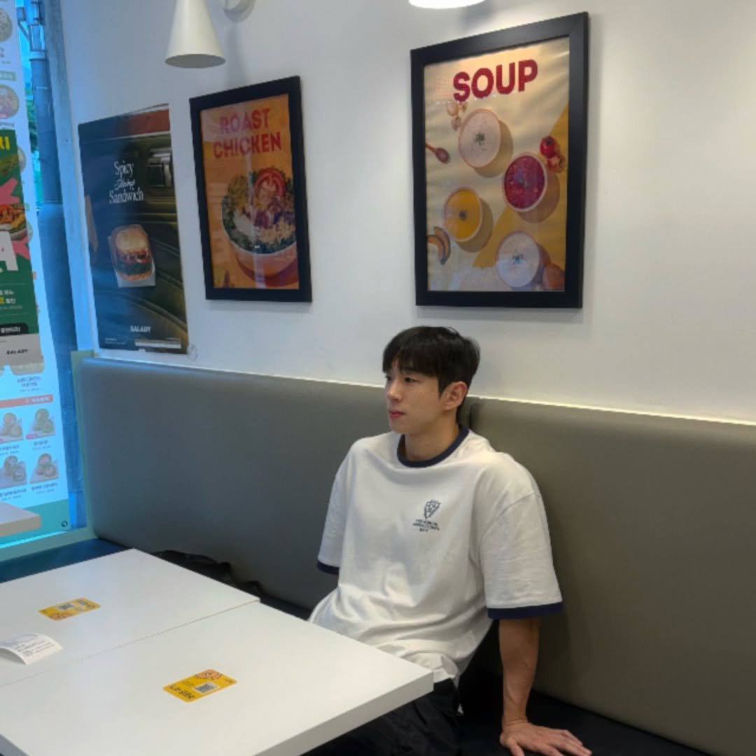 kwon_patt 게시물 이미지: 포만 호르몬 에그 샐러디 
로 10행시 해서 웃기면 
짐웨어 하나 사줌

...