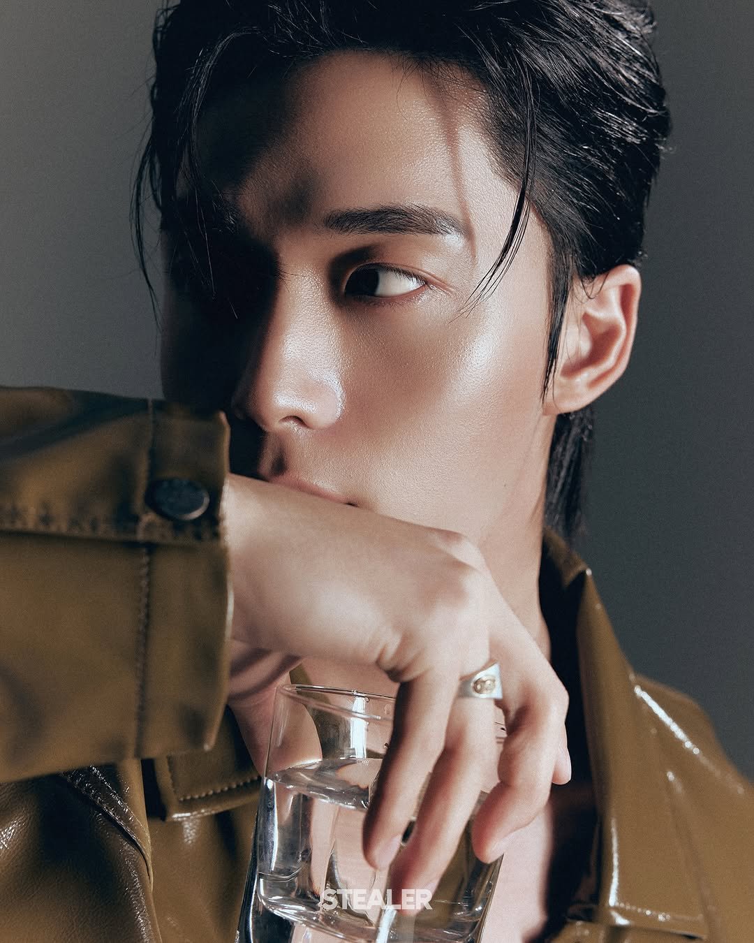 Photo by KWON STAR on February 05, 2026. May be an image of one or more people, makeup, top, bolo tie and text.