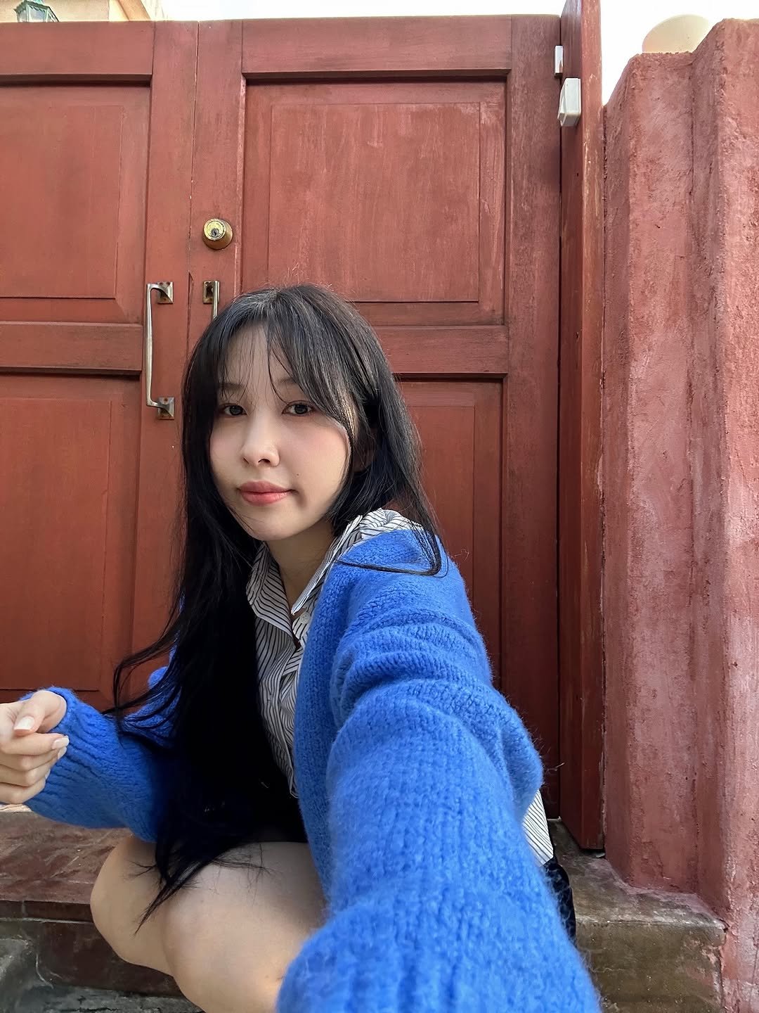 Photo by 권진아 KWON JINAH on October 16, 2025. May be an image of door and text.