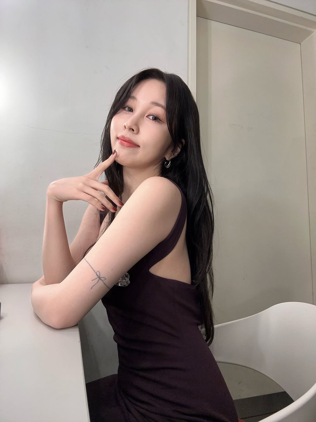 Photo by 권진아 KWON JINAH on December 28, 2025. May be an image of one or more people, hair, slip and text.