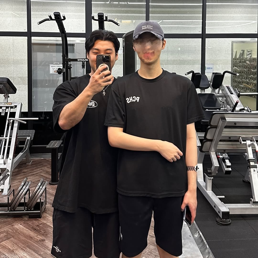 kxxmh 게시물 이미지: 제 회원님 좀 봐주세요
인생 첫 웨이트에 첫 데드리프트인데
바로 잘해버리기
키도...
