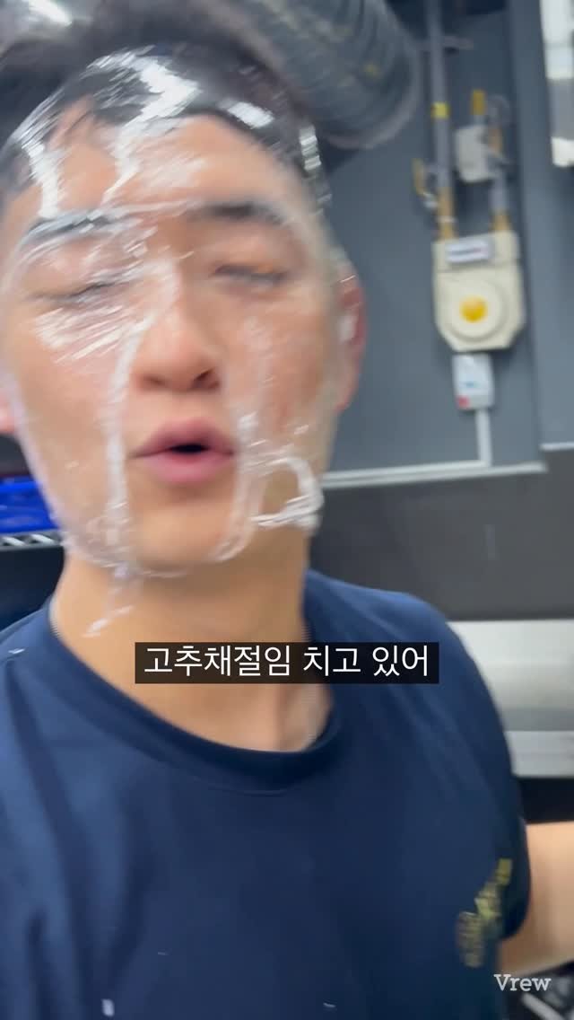 kya_nuu 게시물 이미지: 직원이 실수로 3배치를 시켯습니다
저를 괴롭히려고 햇나봅니다..
왔으니까...