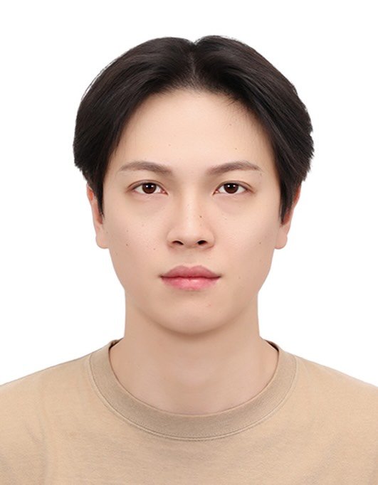 Photo by 김윤태 on December 19, 2025. May be an image of one or more people, hair and text.