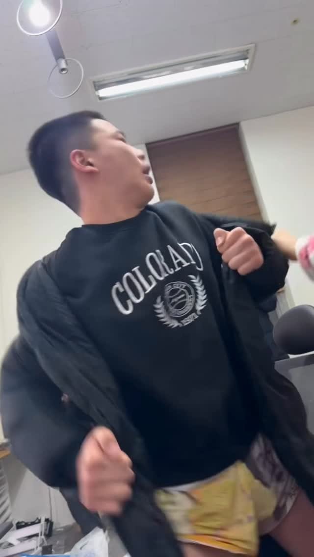 kyt0336 게시물 이미지: 바람피다 걸려서 여친한테 개같이 쳐맞는 황시후(16세)