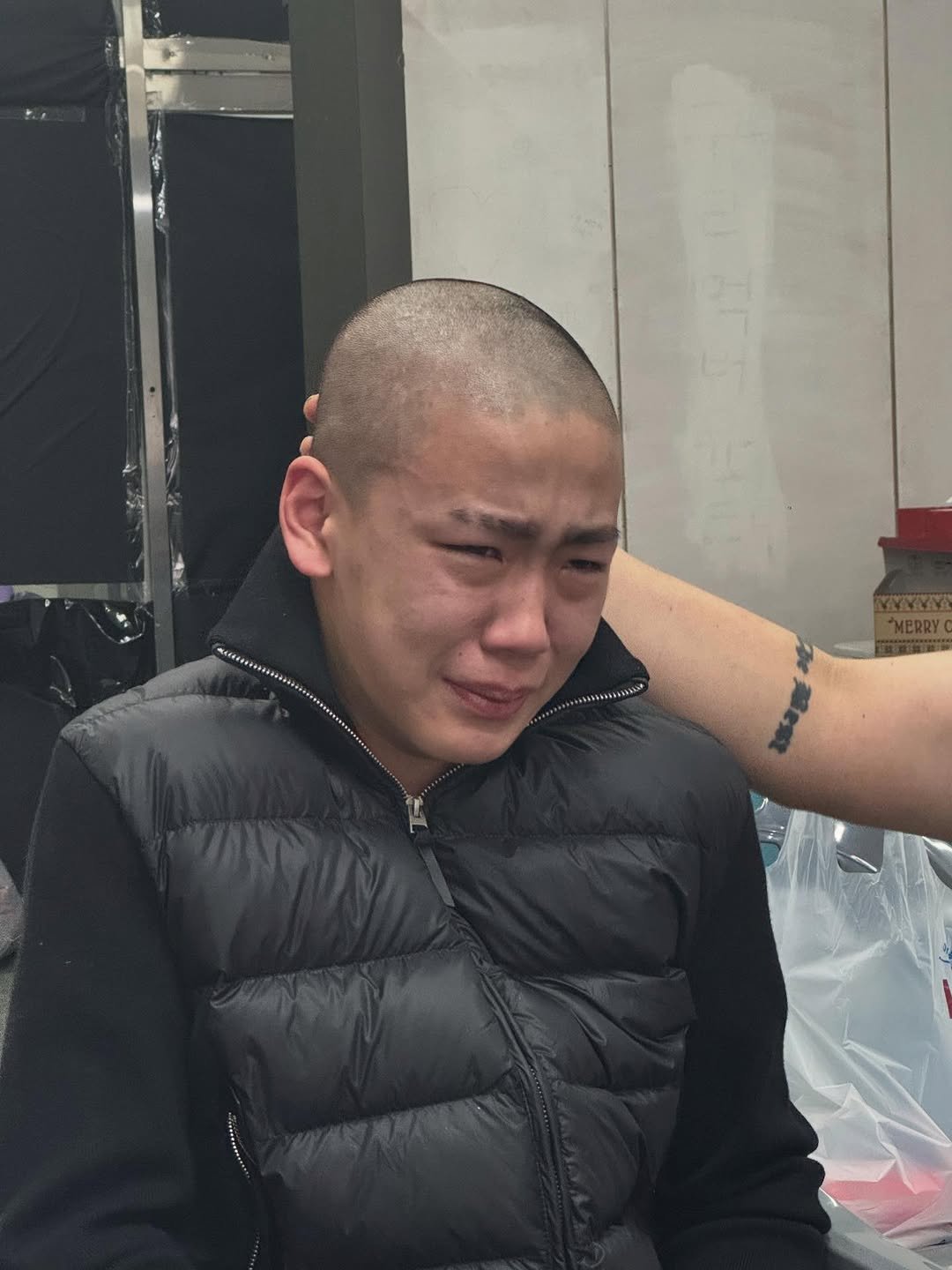 Photo by 김윤태 on December 05, 2025. May be an image of one or more people and text.