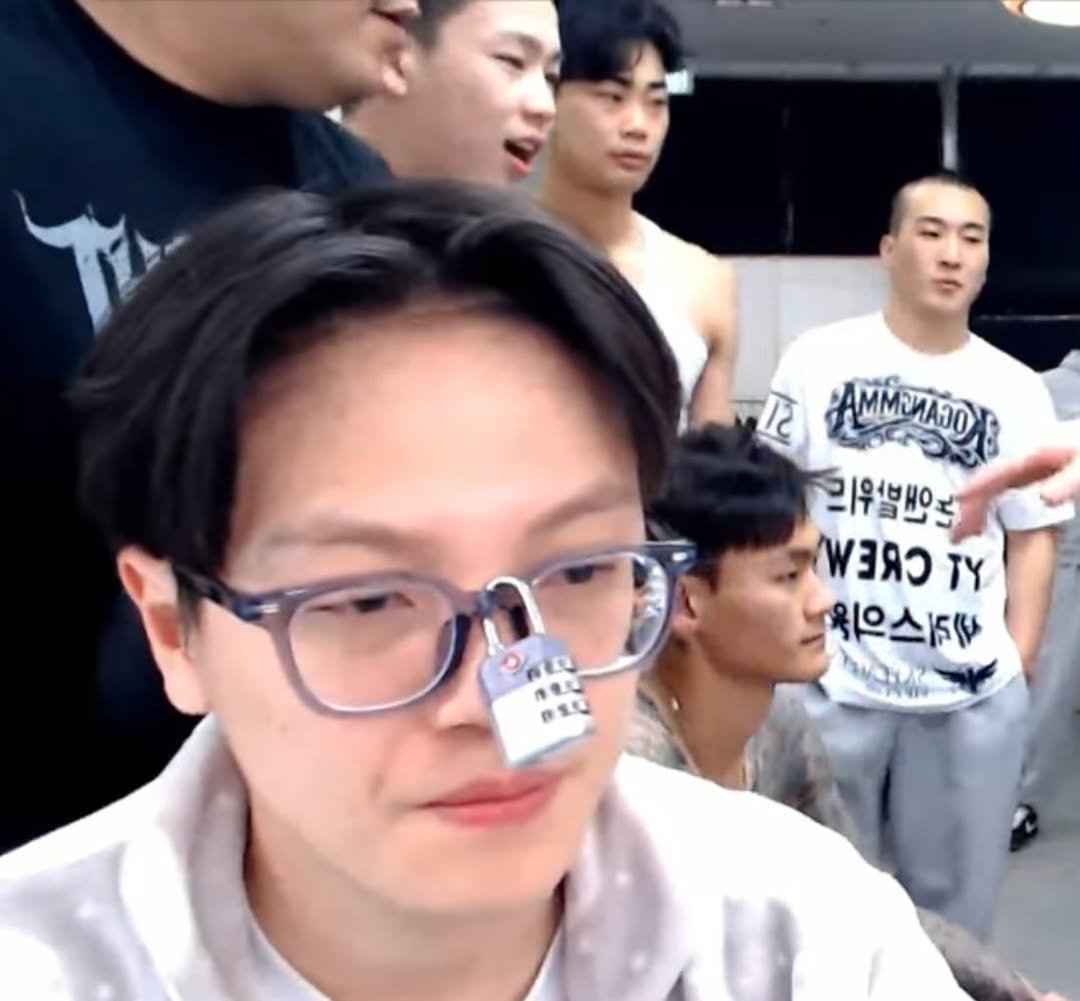 kyt0336 게시물 이미지: 나이 31살에 안경자물쇠 당했어.. 어때?