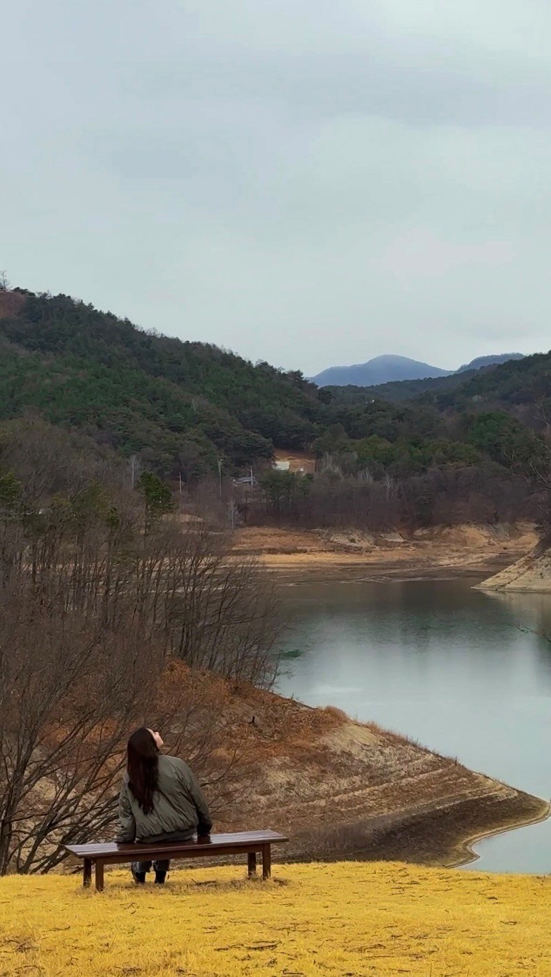 kyu.travel 게시물 이미지: 꽃이 없어도 이 정도인데

초록해지면 얼마나 예쁠까🌱

안동 예끼마을...