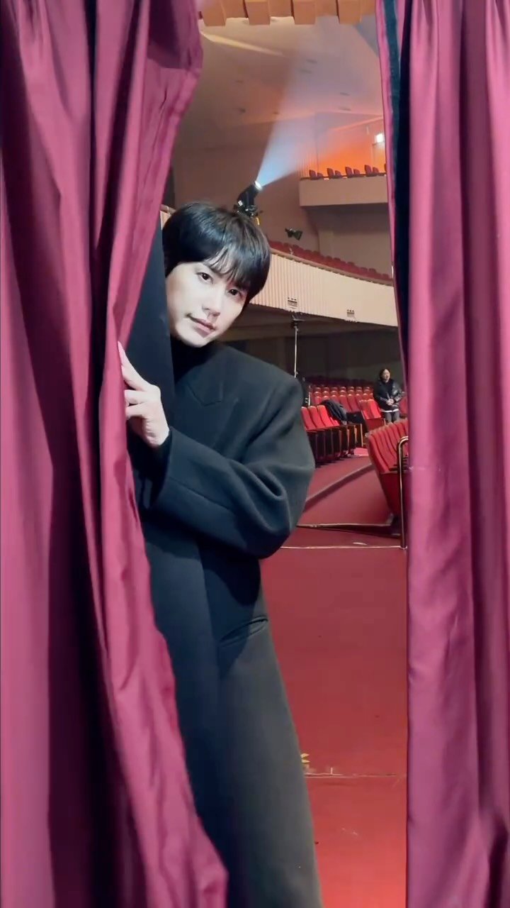 kyuhyun_official 게시물 이미지: 첫눈이 내려요~🌨️

@gyuram88
#규현...