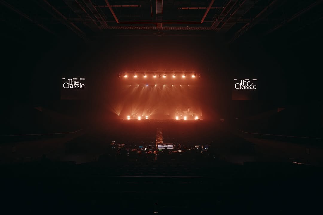 Photo by 규현 KYUHYUN on January 05, 2026. May be an image of lighting, concert and text.