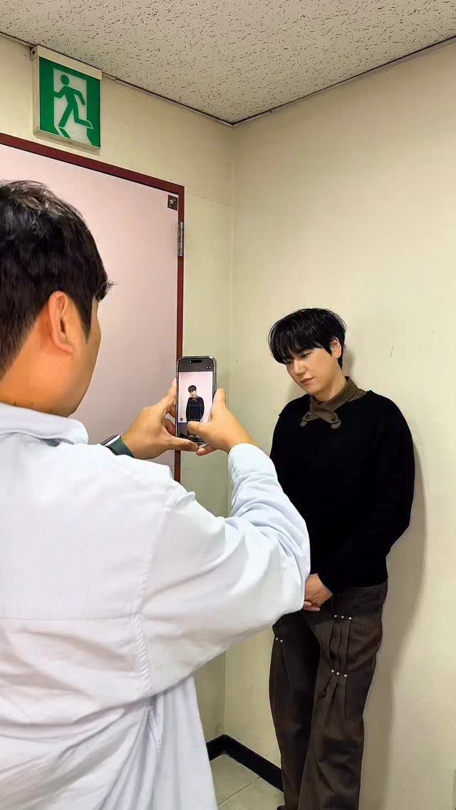 kyuhyun_official 게시물 이미지: 우우우우웅

@gyuram88 
#규현 #KYUHYUN