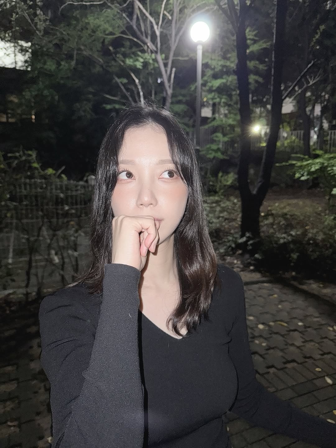 Photo by 김규선 KIM KYUSEON on September 17, 2025. May be an image of 1 person, hair, outdoors and text.
