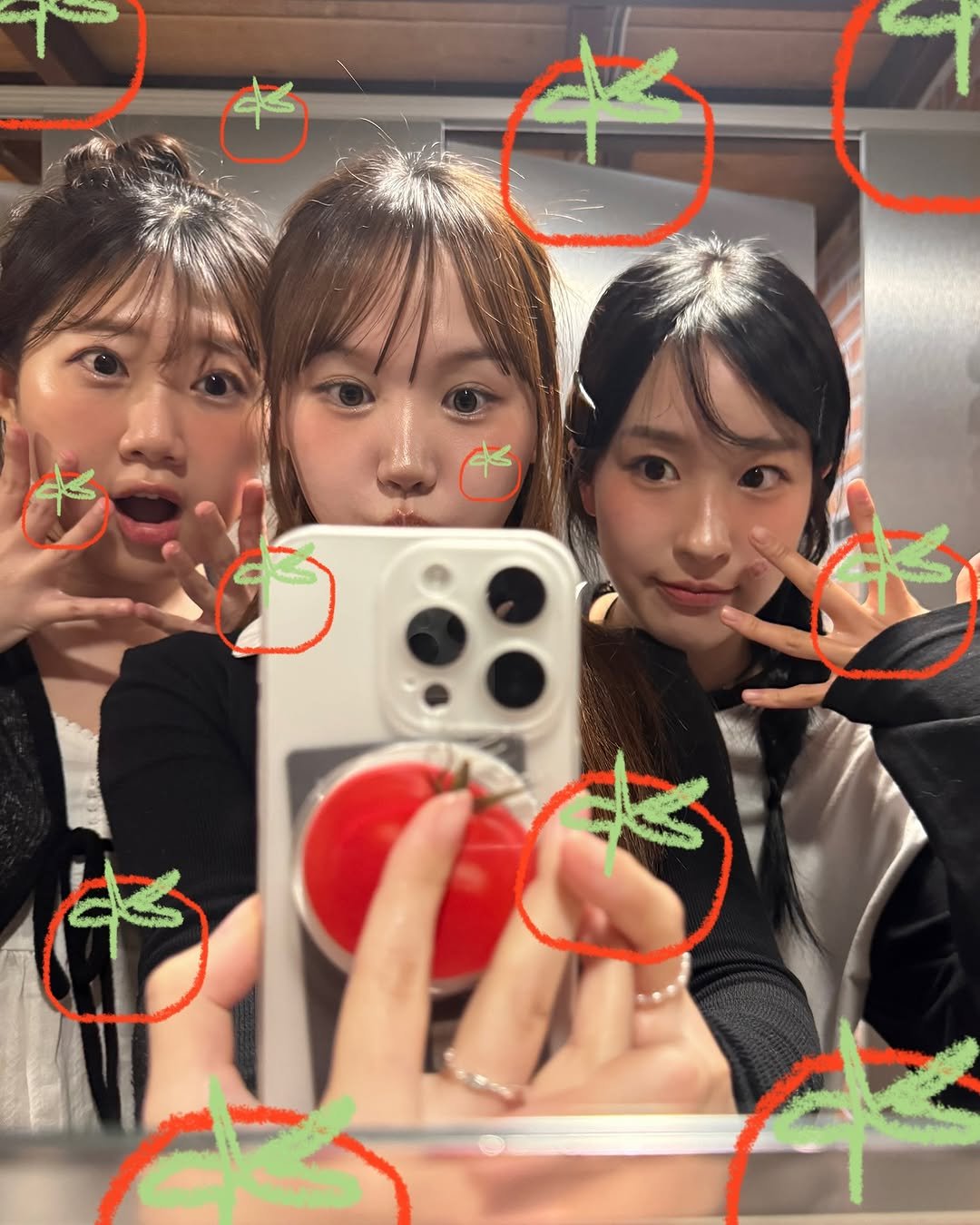 Photo shared by 다운 on April 28, 2025 tagging @eun__.o3o, and @l.uesah.