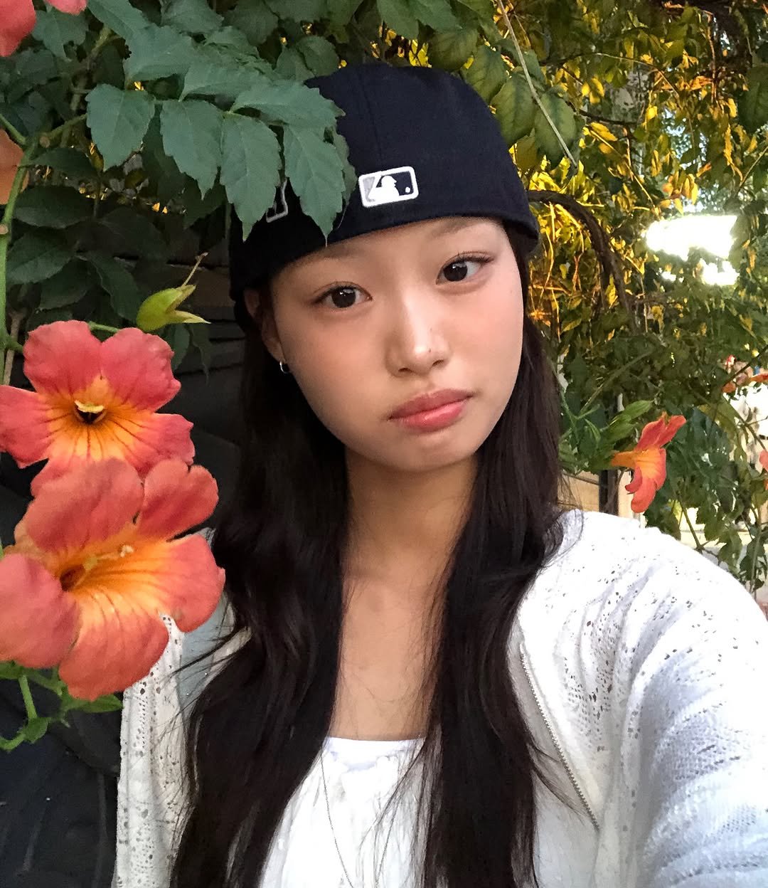 Photo by 설히 on September 09, 2025. May be an image of beret.