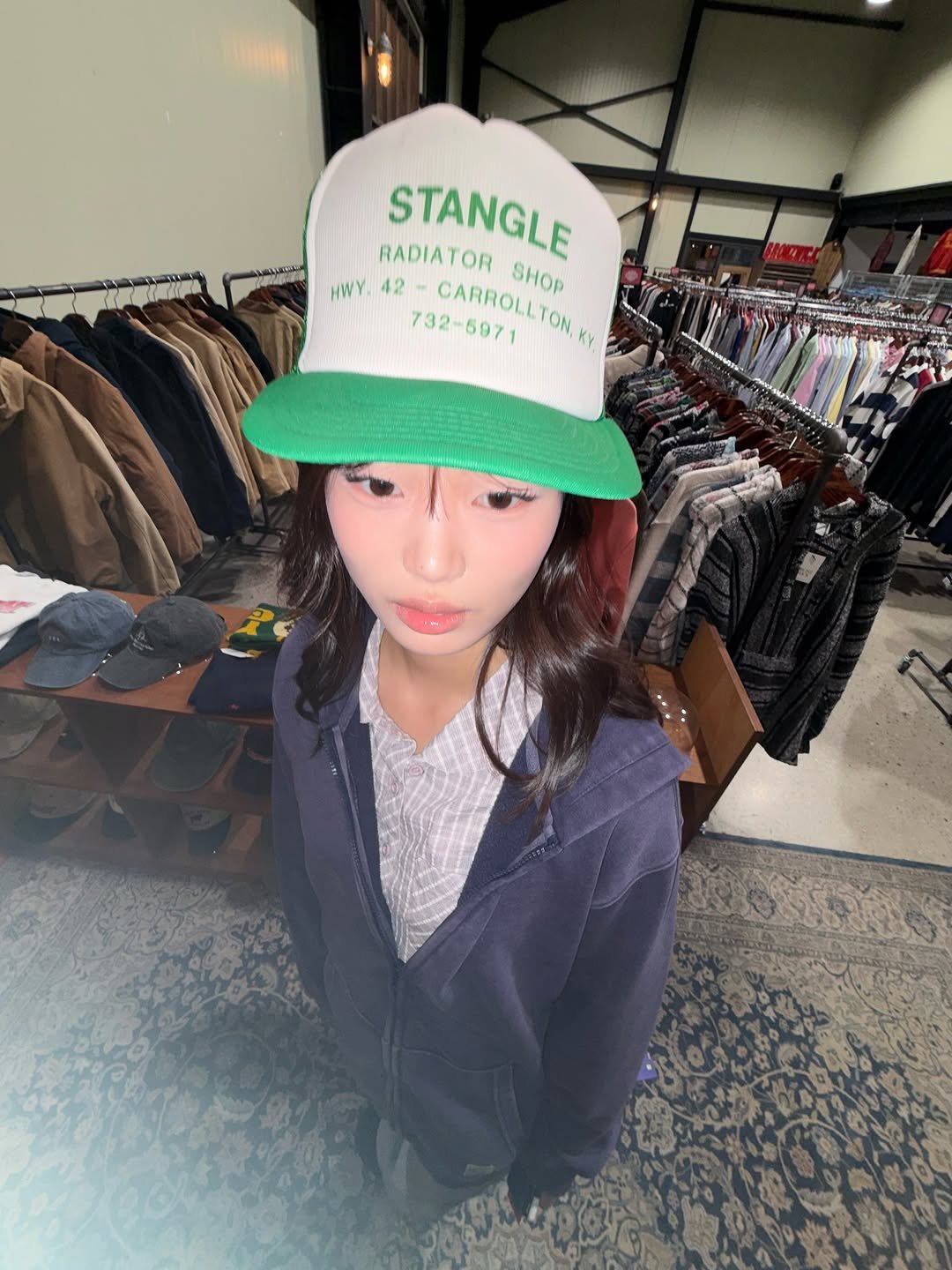 Photo by 설히 on February 18, 2026. May be an image of ‎hat, hat shop and ‎text that says '‎اتعيهرم RADIATOR RADIA STANGLE OR SHOP HWY 42 42- 732-5971 732- CARROLLTON, CARROLLTON.KY KY 6971 c‎'‎‎.