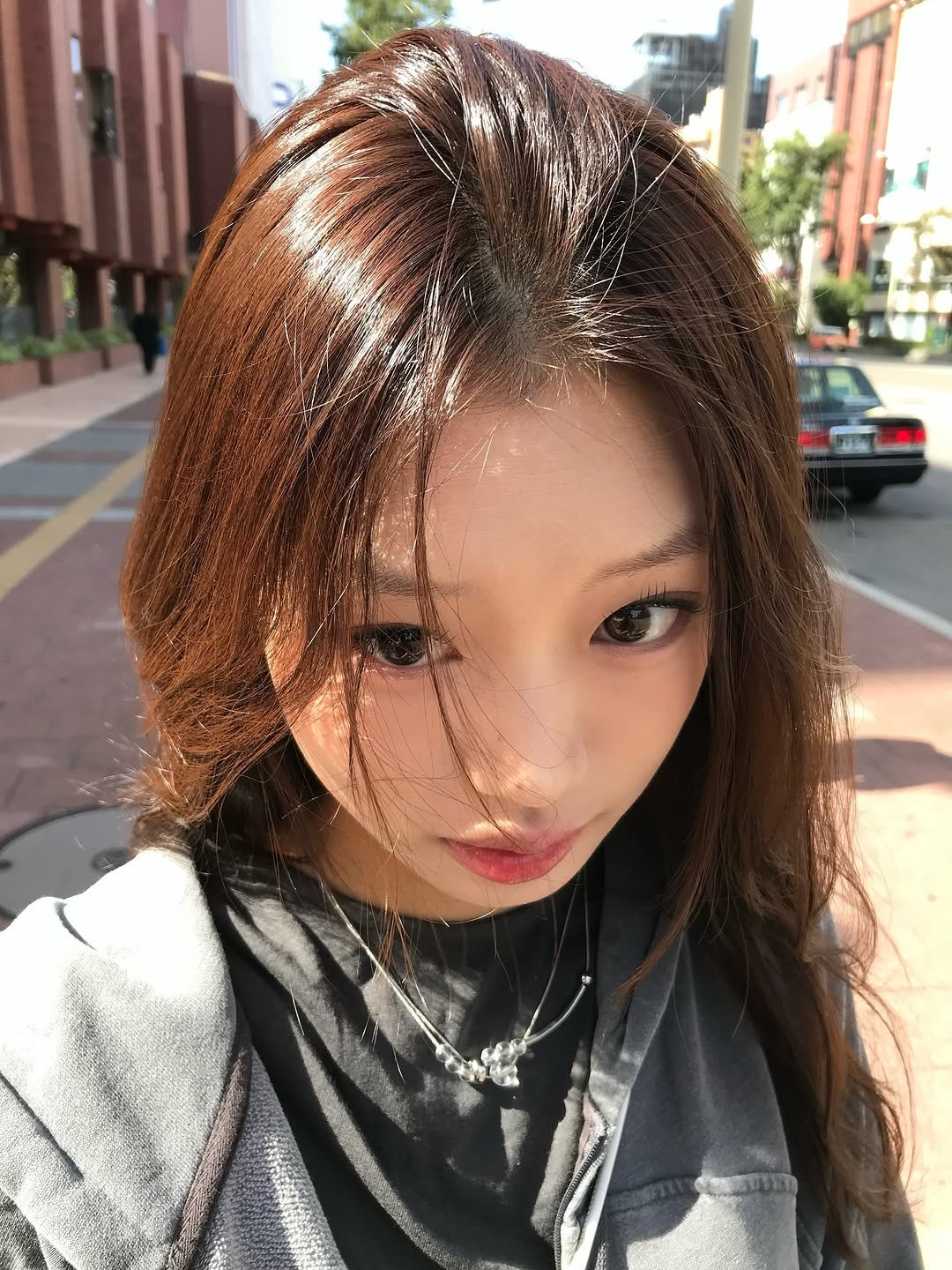 Photo by 설히 on October 04, 2025. May be an image of 1 person, braids and text.