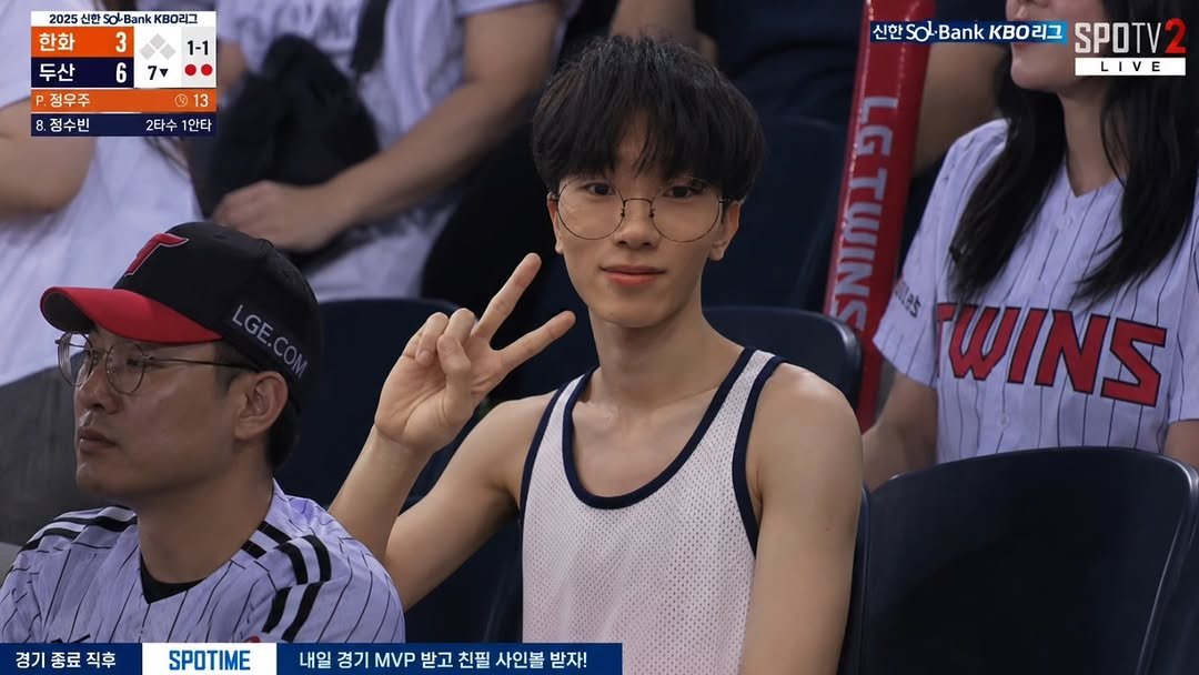 l_ht02 게시물 이미지: 멸치랑 야구 보러 갈 사람?