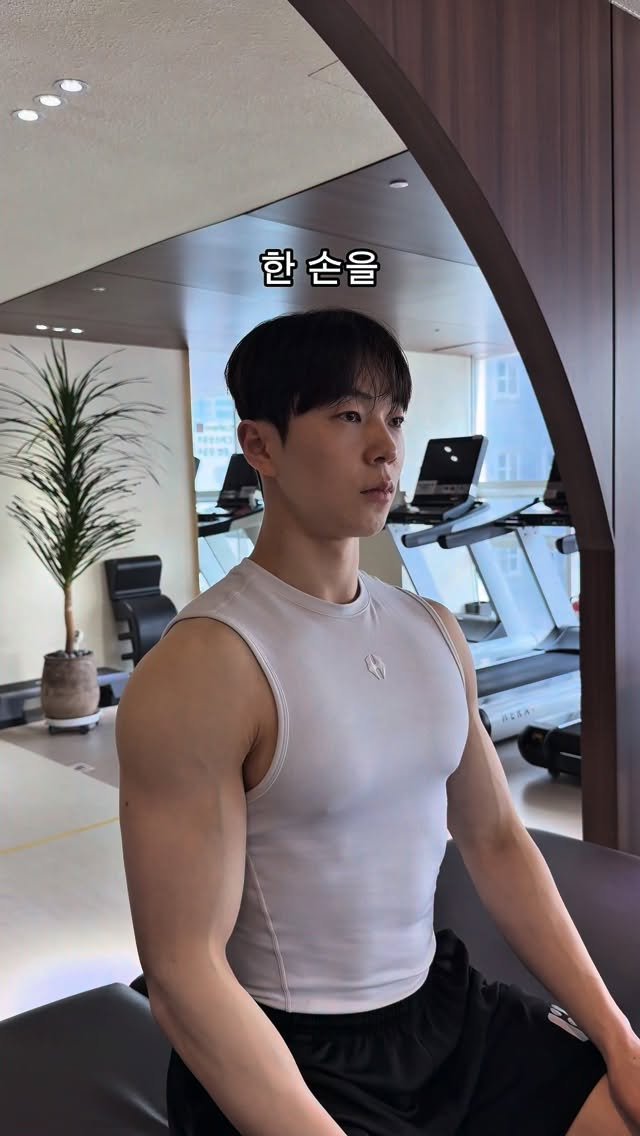 l_junghoon_ 게시물 이미지: 운동 전 안하면 손해보는 동작 3가지

운동 전에 몸 안 풀고 바로...