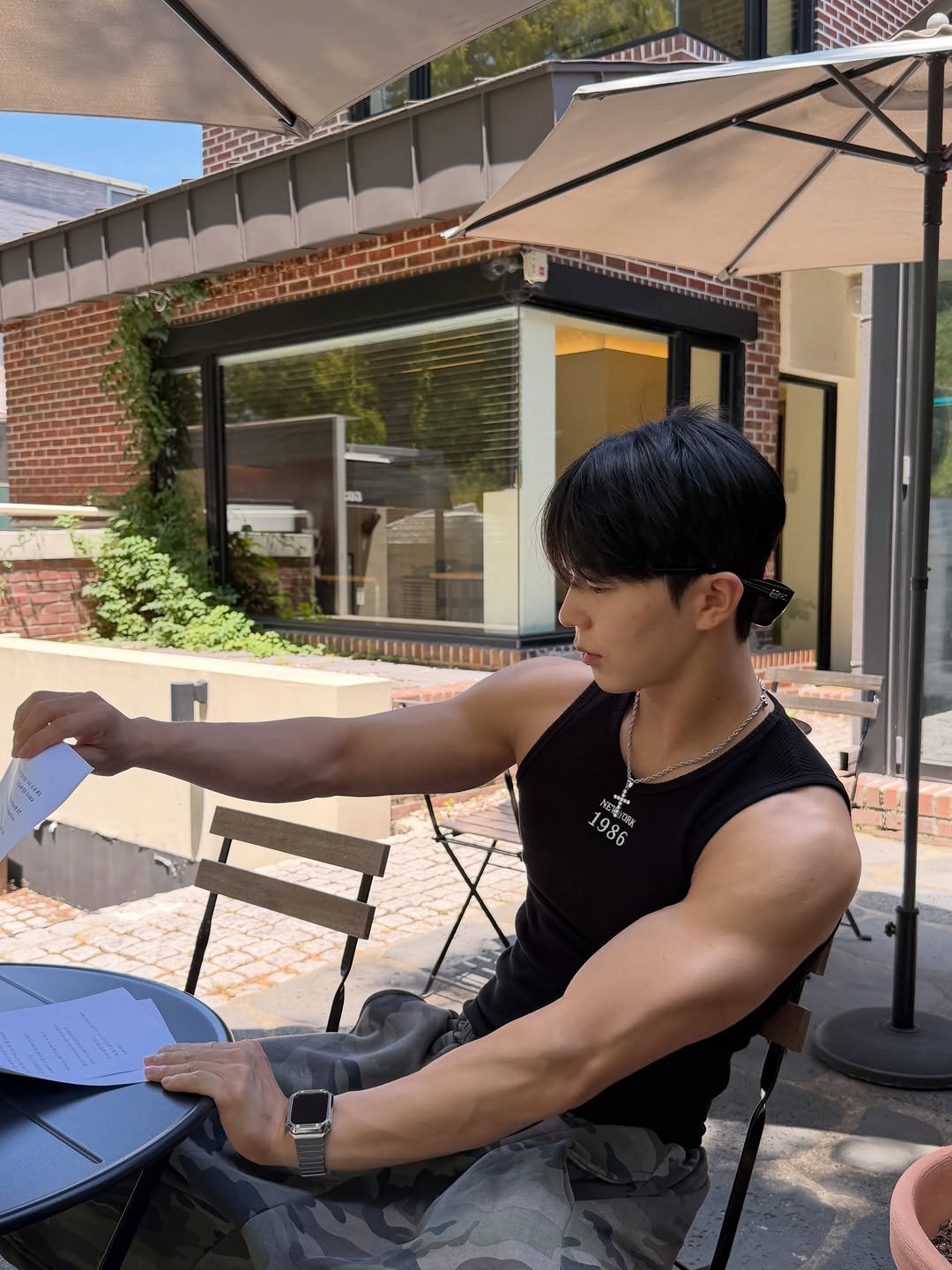 l_junghoon_ 게시물 이미지: 10년 전 제가 서 있던 자리에서
지금 같은 꿈을 꾸고 있는 친구들을...