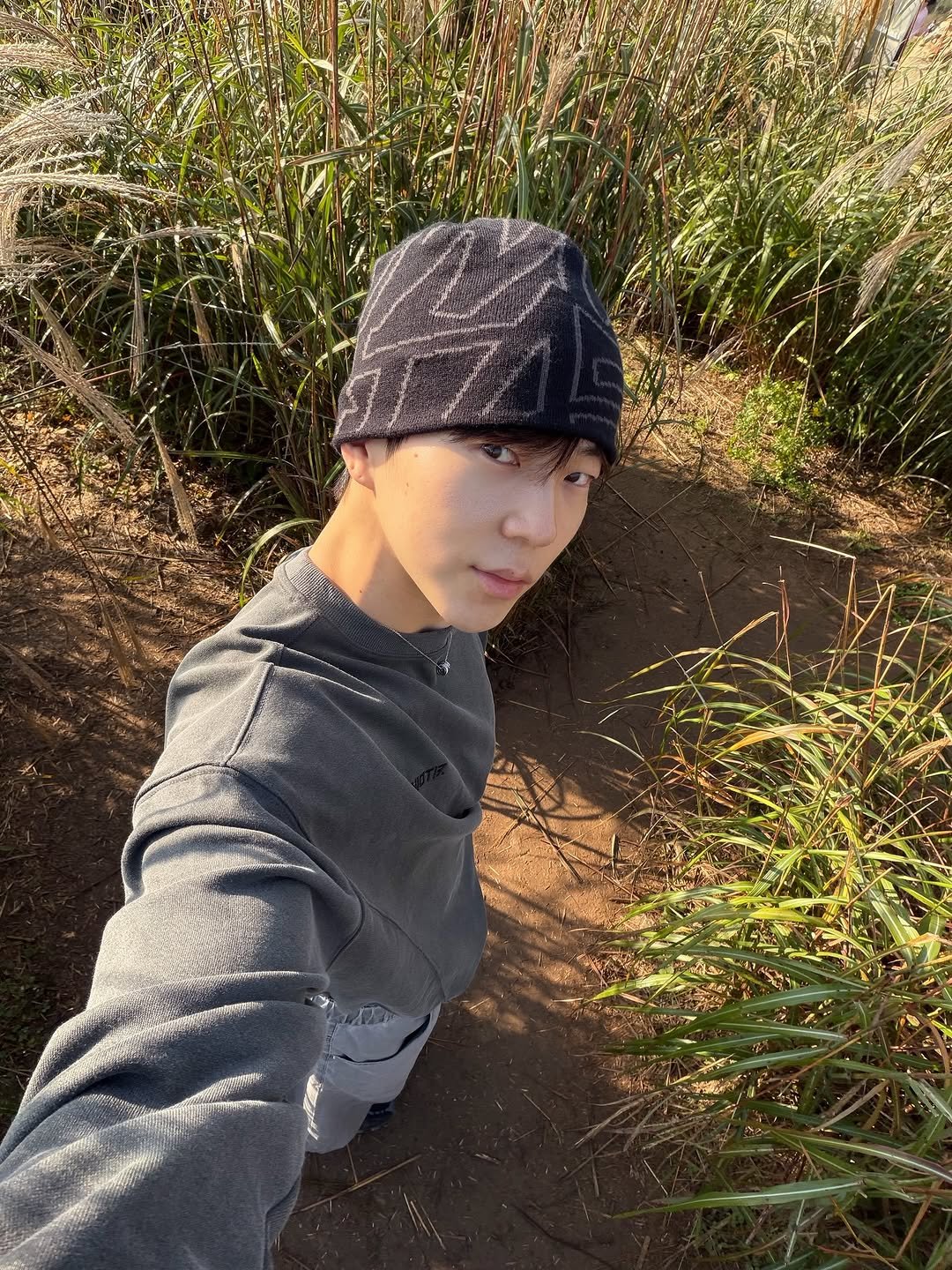 Photo by 이정훈 | 운동루틴 • 다이어트꿀팁 • 자기관리 on October 10, 2025. May be an image of grass and text.