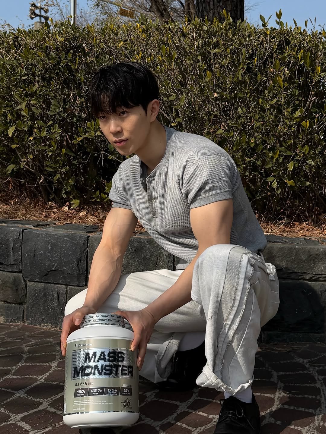 Photo by 이정훈 | 운동루틴 • 다이어트꿀팁 • 자기관리 on February 20, 2026. May be an image of body building, sportswear, milk, shaker, canister, jug and text.