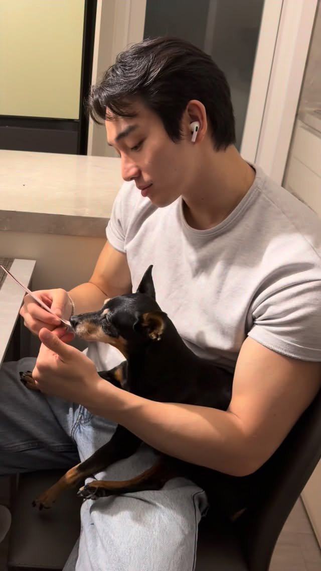 l_uique 게시물 이미지: 얘 몇살이개