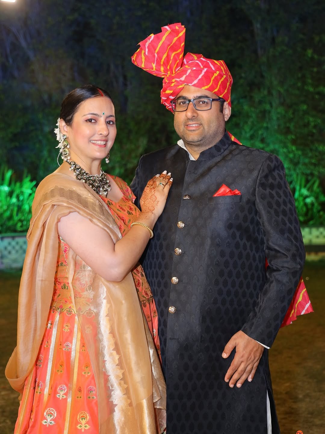 Photo by Sundaridesigns in Label Sundaridesigns. May be an image of one or more people, henna, people smiling, wedding and text.