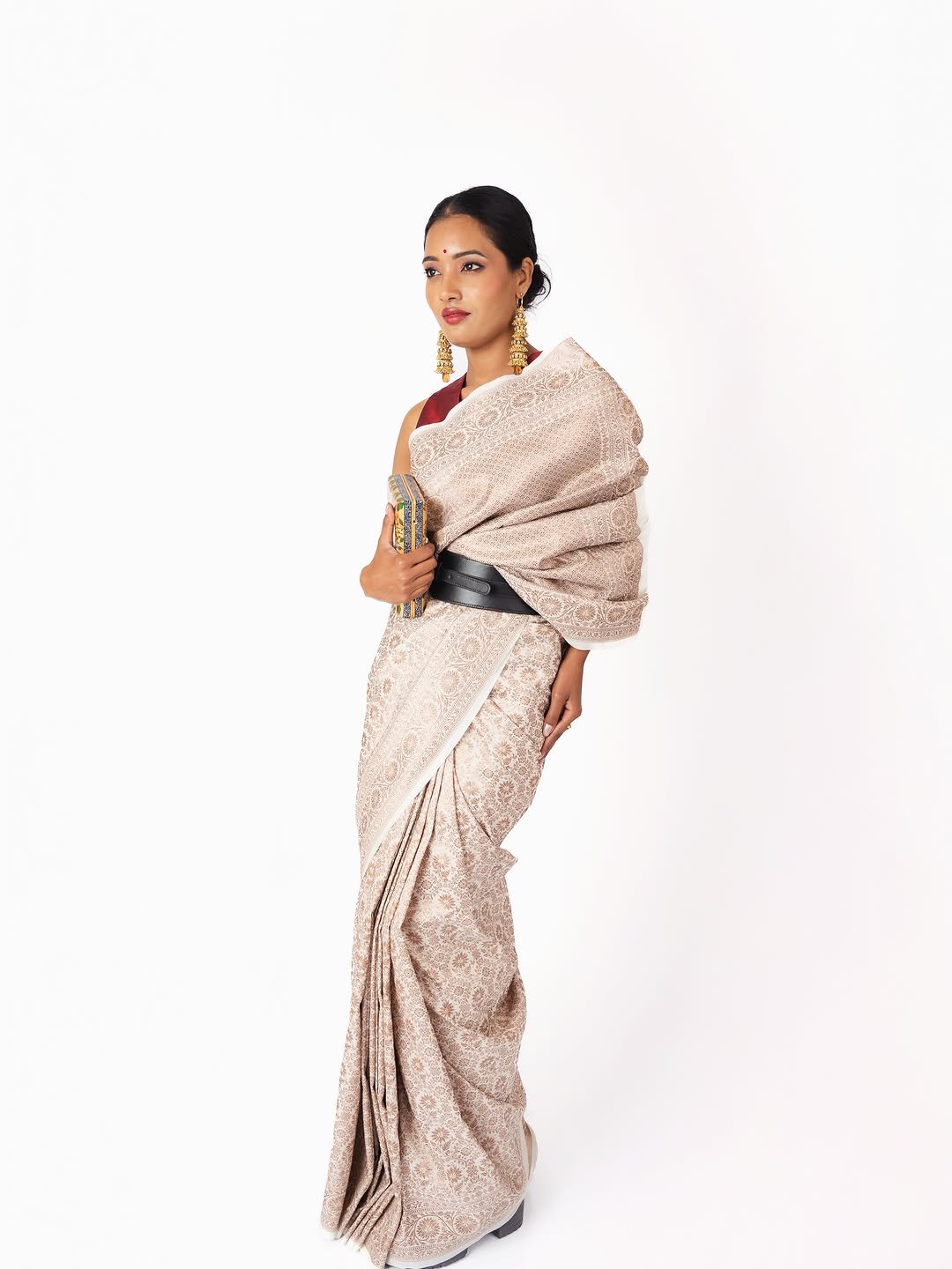 label__sundaridesigns 게시물 이미지: White banarsi saree handwoven with pure...