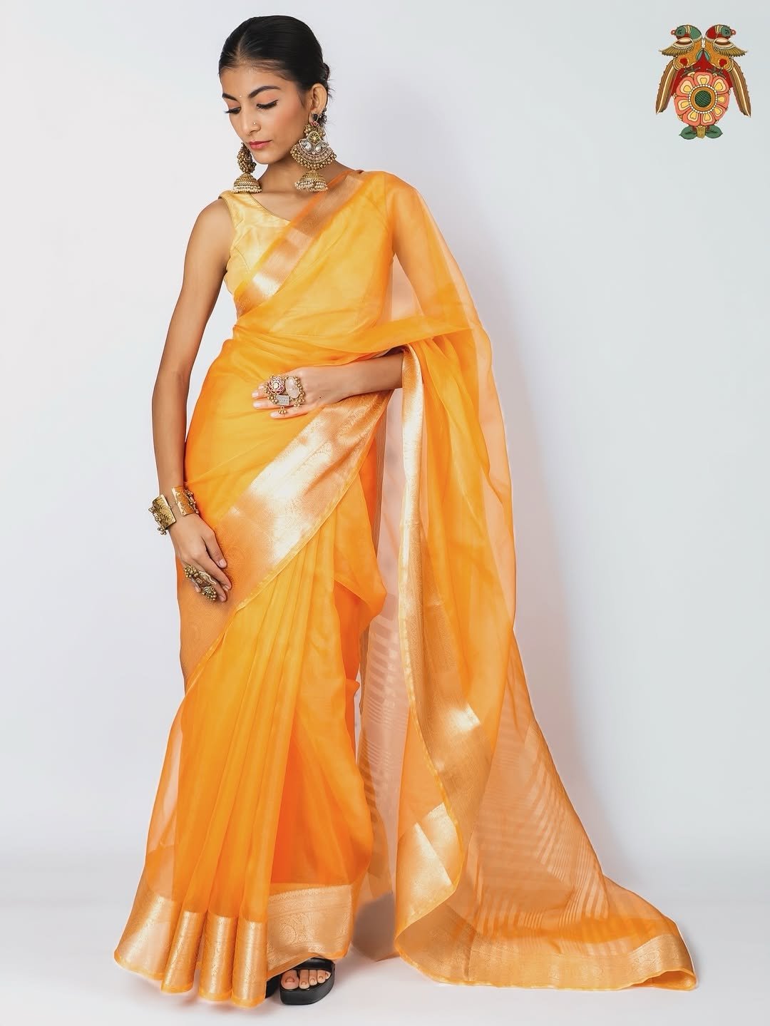 Photo by Sundaridesigns in Label Sundaridesigns. May be an image of net and text.