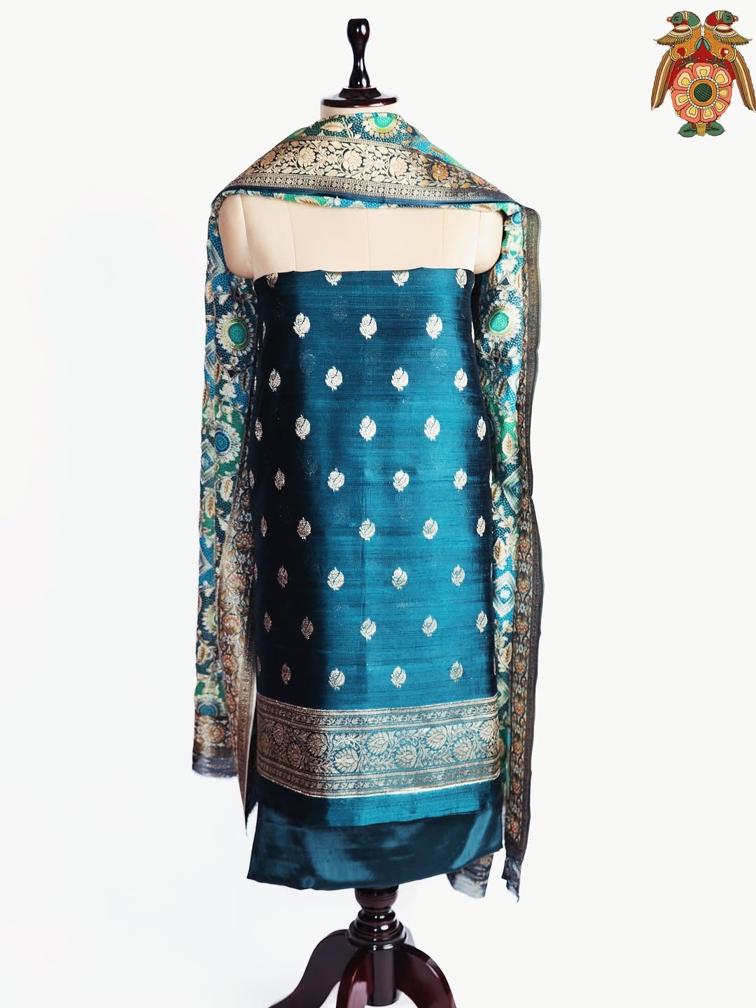 Photo by Sundaridesigns in Label Sundaridesigns. May be an image of text.