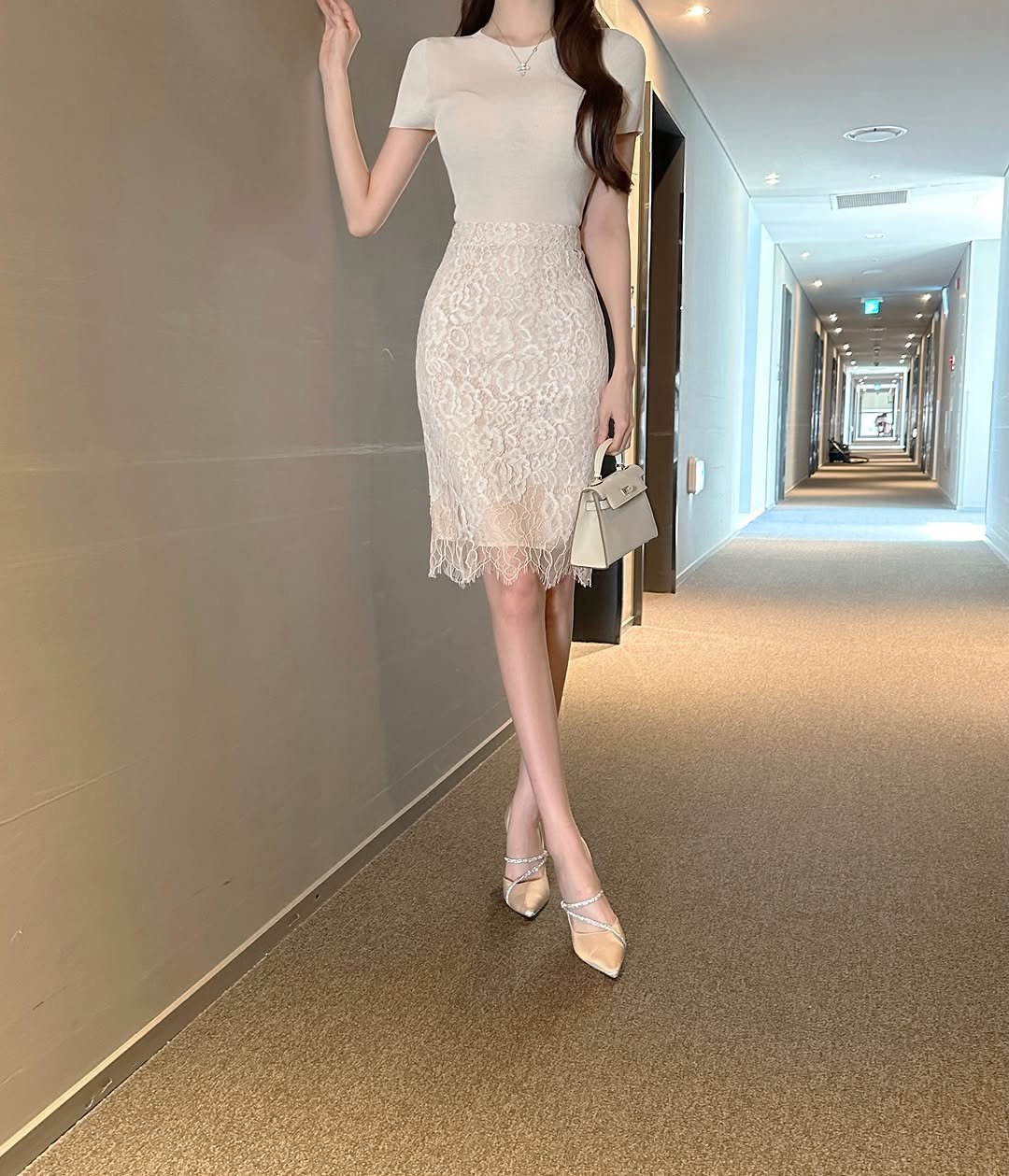 Photo by 라첼 💎 𝐋𝐀𝐂𝐇𝐄𝐋 수입의류 강남옷가게 on April 28, 2026. May be an image of dress and text.