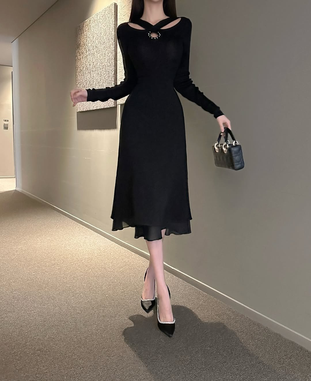 Photo by 라첼 💎 𝐋𝐀𝐂𝐇𝐄𝐋 수입의류 강남옷가게 on February 20, 2026. May be an image of dress and text.