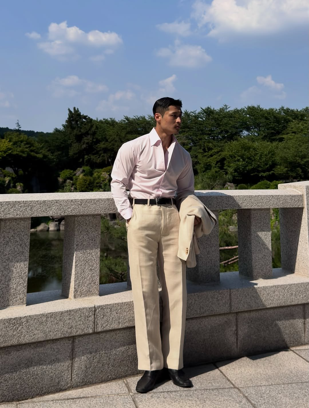 laika_fit 게시물 이미지: 강인한 내면의 걸맞는 외관은 더맨리로.

Suit by @themanly_suit...