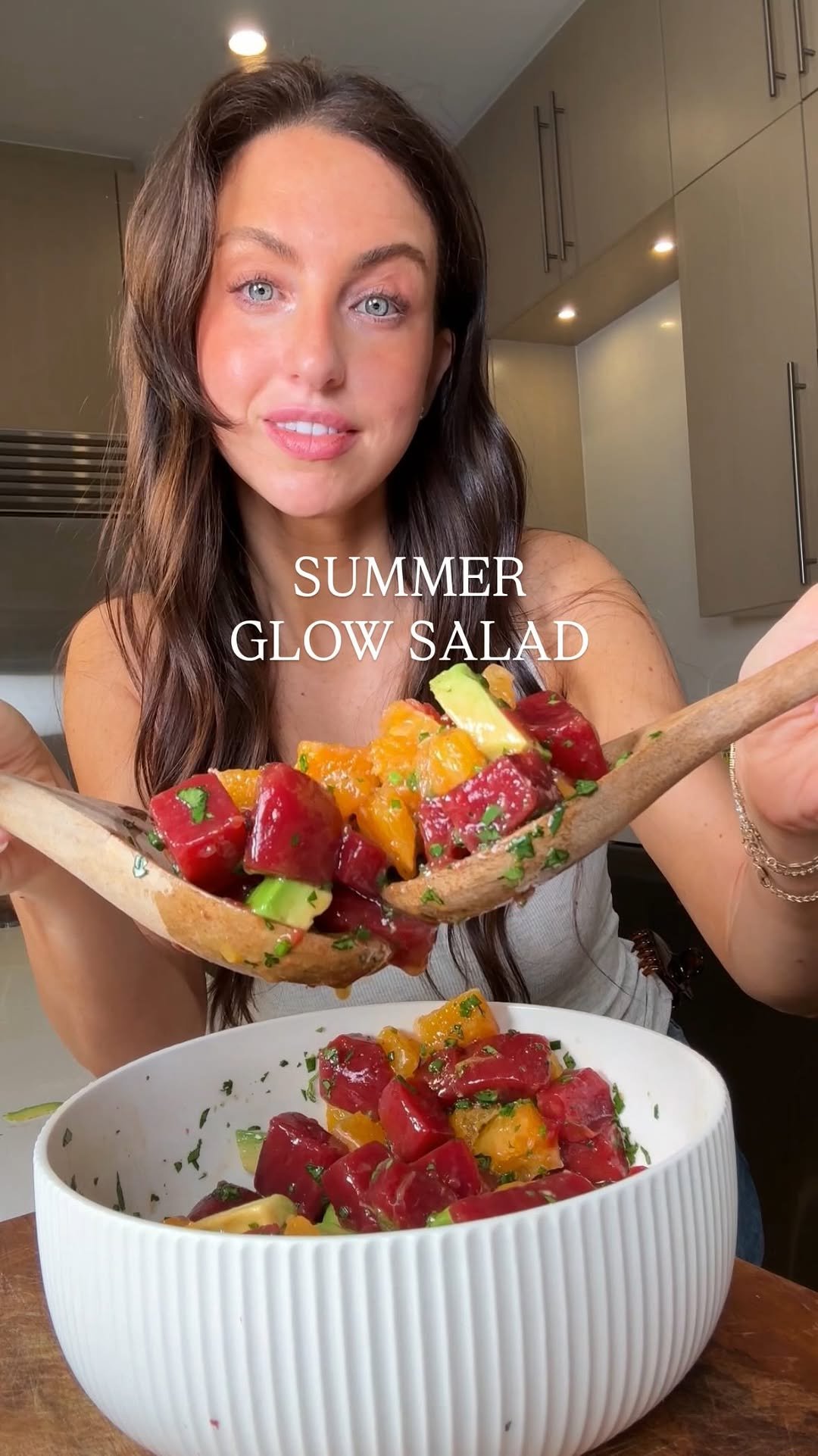 lainiecooks_ 게시물 이미지: SUMMER GLOW SALAD ☀️✨ The perfect salad for...