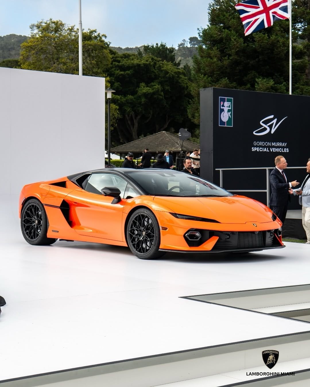 lamborghinimiami 게시물 이미지: A Contemporary Hue on a Futuristic Coupe.

The...
