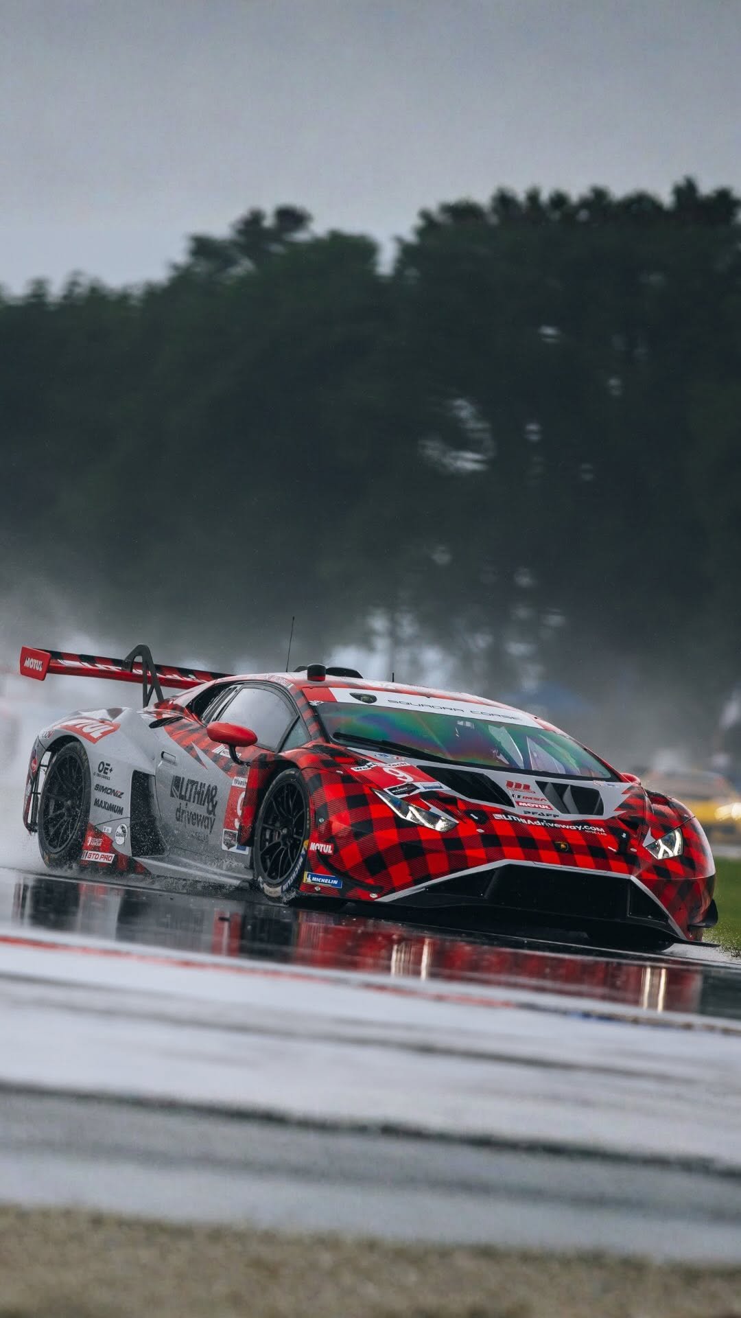 lamborghinisc 게시물 이미지: Let’s wrap up this 2025​ in pure Squadra Corse...